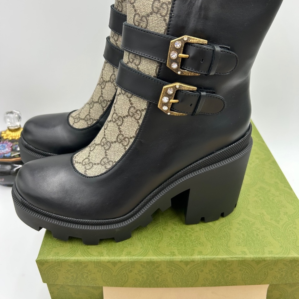 ****************Women’s Gucci supreme ankle boots with studded buckles size 41.5 - Picture 5 of 10